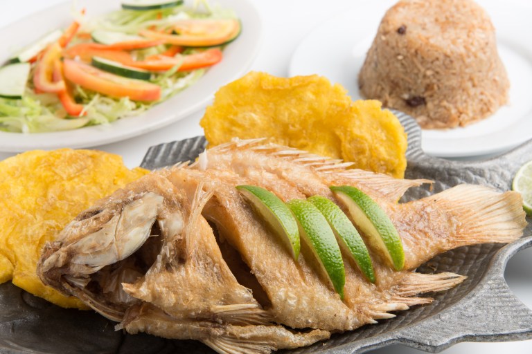 Receta: ¿Cómo se prepara la mojarra frita?