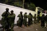 Policías irrumpen en la embajada de México en Quito, donde estaba Jorge Glas