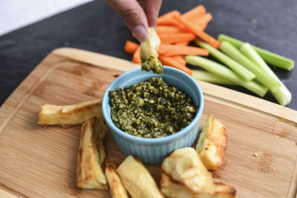 Ingredientes:- 720 gr de papas rústicas- Dip de pesto