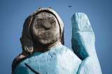 Queman una estatua de Melania Trump en su pueblo natal de Eslovenia
