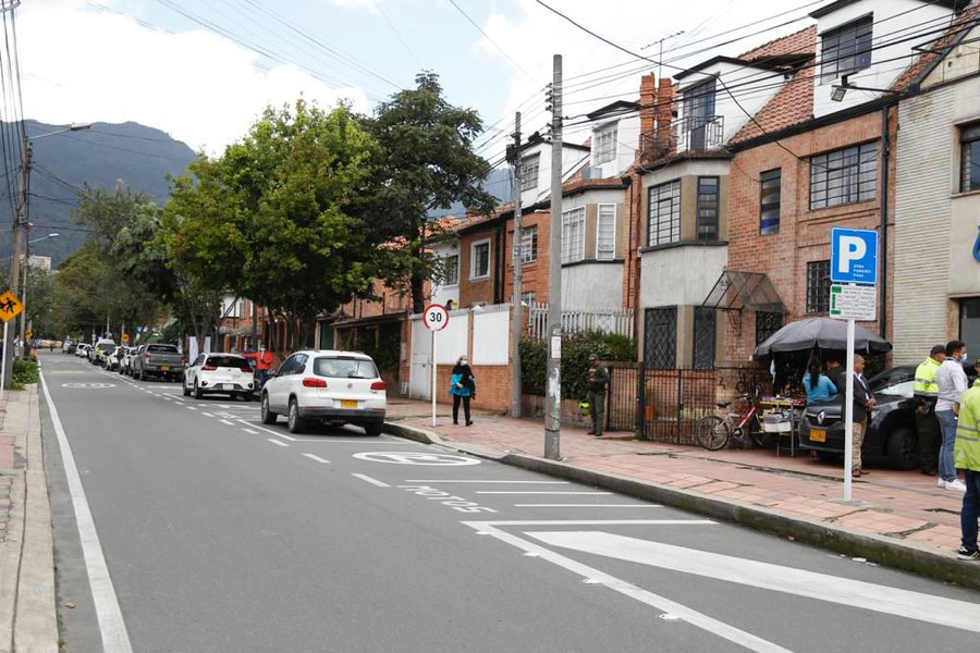 Zona de parqueo paga en Bogotá.