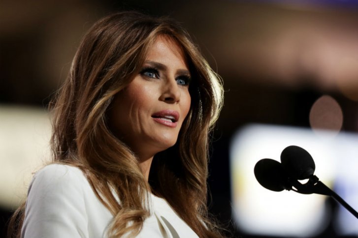 Fuertes críticas a New York Post por revelar más fotos de Melania Trump desnuda