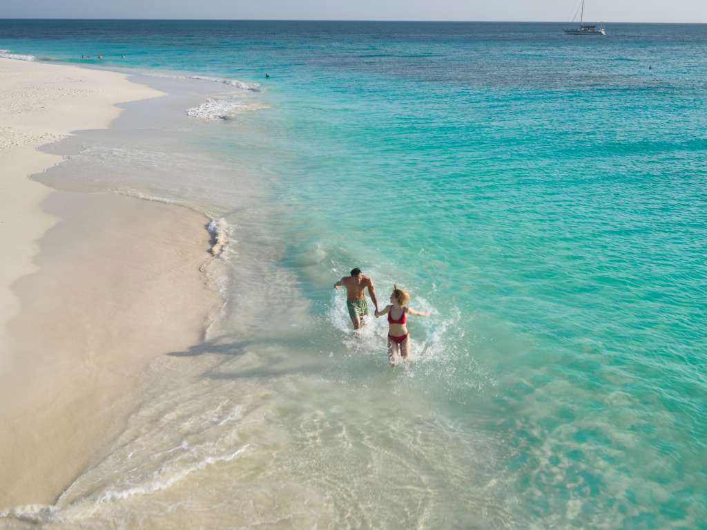 Eagle Beach, la playa número uno del Caribe.