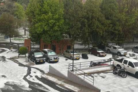Así se vivió la impresionante granizada en Bogotá