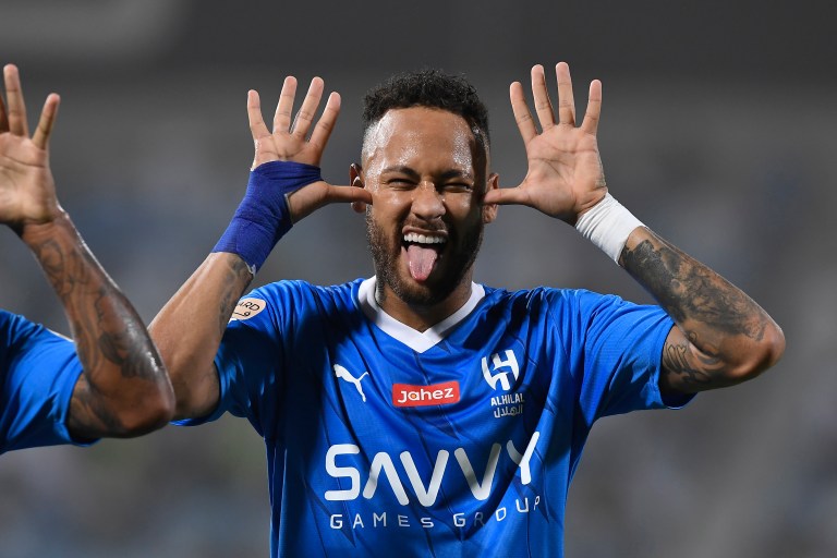 Neymar se vistió de árabe y puso a bailar a sus compañeros del Al Hilal