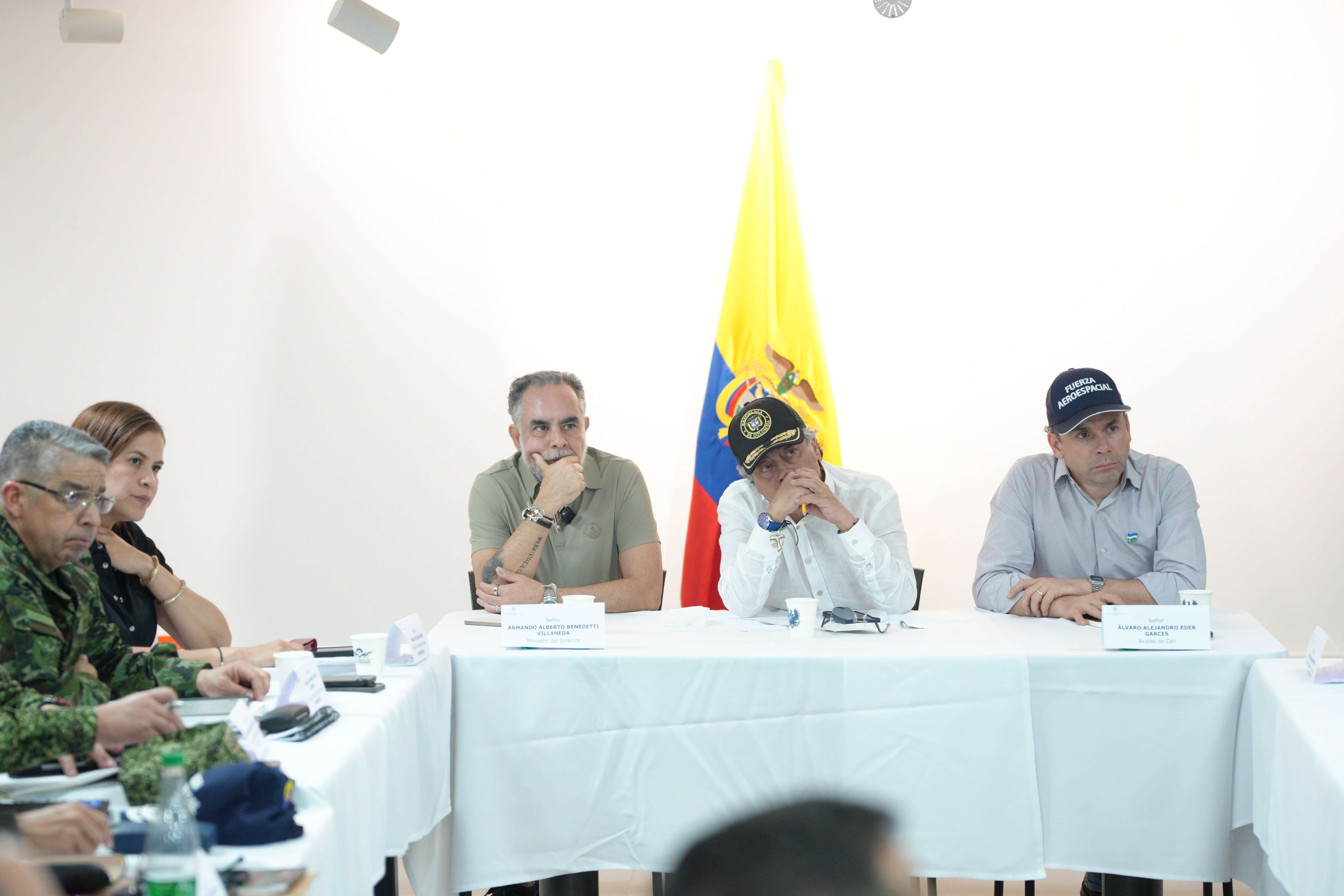 Ministro del Interior, Armando Benedetti, presidente Gustavo Petro y alcalde de Cali, Alejandro Eder.