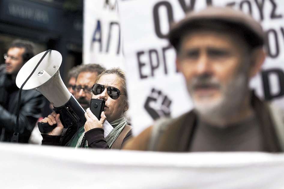 Los griegos se niegan a cumplir con todo el plan de reformas que les exige la troika en el rescate financiero. / AFP