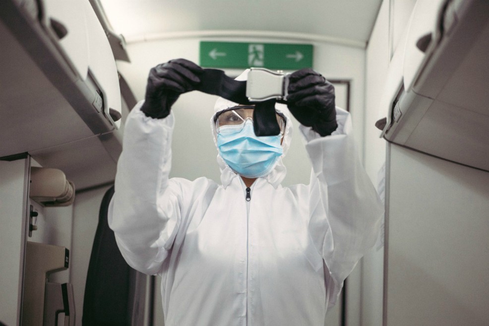 Medidas de bioseguridad en un vuelo de la aerolínea Easy Fly entre Pereira y Bogotá.