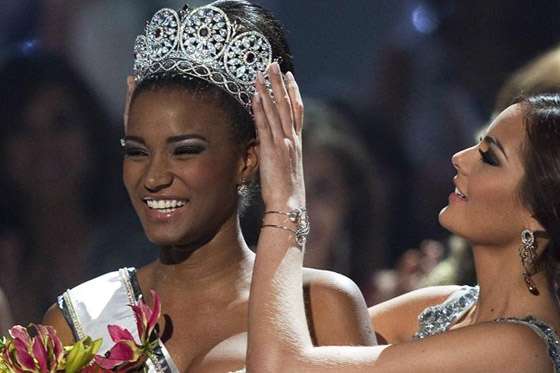 La Miss Universo, Leila Lopes, promete trabajar por África