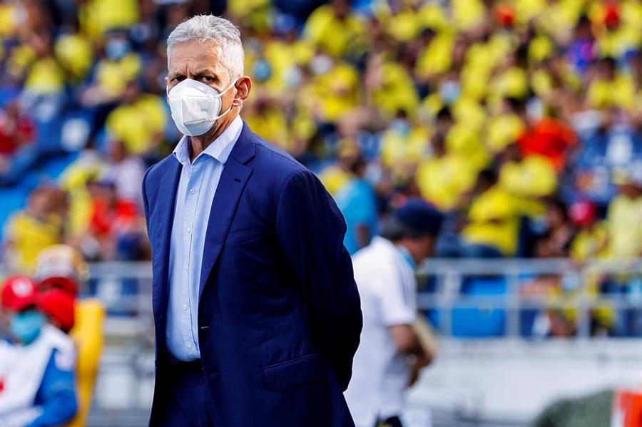 Reinaldo Rueda en el estadio Metropolitano de Barranquilla.