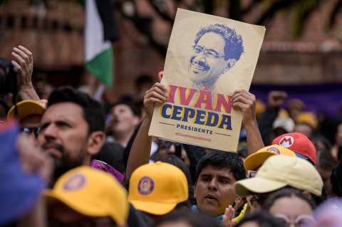En imágenes: así fue el último evento de Iván Cepeda en Bogotá antes de la segunda vuelta