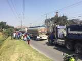 Camioneros protestan en desacuerdo con las medidas restrictivas que emitió el Distrito