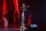 La ganadora del Grammy Latino Juliana Velásquez se lució en concierto con su novio