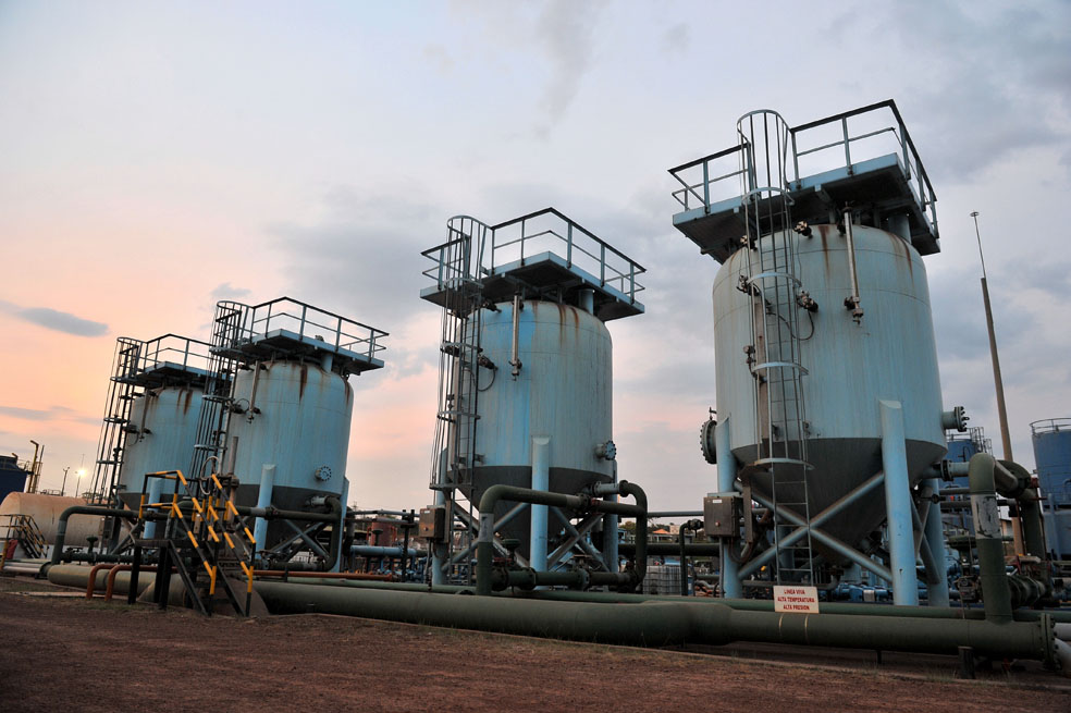 La caída de los precios del petróleo afecta las finanzas del mayor productor de hidrocarburos del país. / Archivo