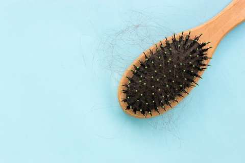 ¡Ojo con tu cepillo de pelo! Así es como debes limpiarlo para cuidar tu cabello