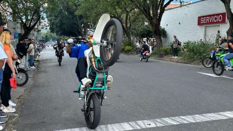 Inmovilizaron 80 motos en operativo contra los piques ilegales en Medellín