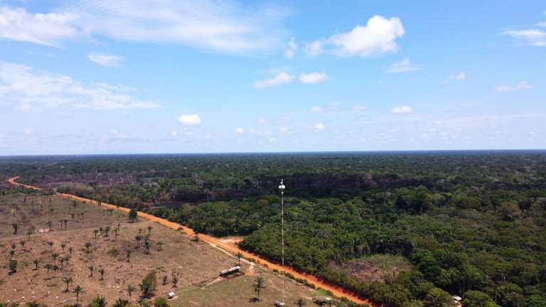 Indígenas Mura, en Brasil y su lucha por proteger la Amazonia su territorio.
