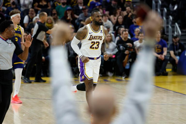 LA Lakers le ganaron a Warriors el mejor partido de la temporada regular de la NBA