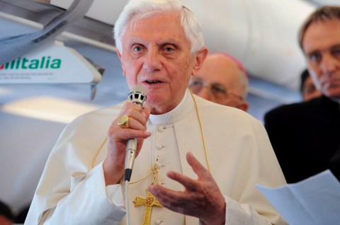 Vaticano desmiente que Benedicto XVI esté gravemente enfermo