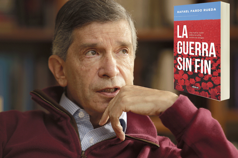 Rafael Pardo Rueda fue el primer ministro de Defensa civil de Colombia y, a lo largo de su carrera, ha desempeñado cargos públicos con responsabilidades de paz, antidrogas y de sustitución de cultivos ilícitos. En este libro pide,incluso, investigar vacunas contra la adicción a los narcóticos. / Foto: Cortesía de Nelson Cárdenas