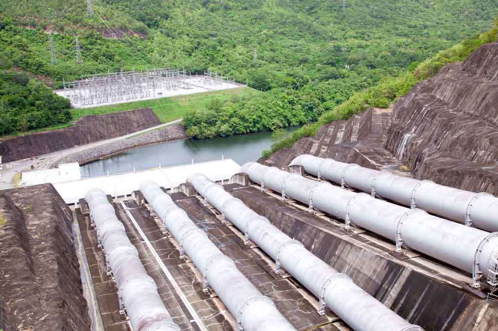 El país produce el 70% de su energía a través del sistema hídrico y el 30% con las térmicas, que son las que se prenden en épocas de escasez de agua, para lo cual usan combustibles líquidos. / Archivo