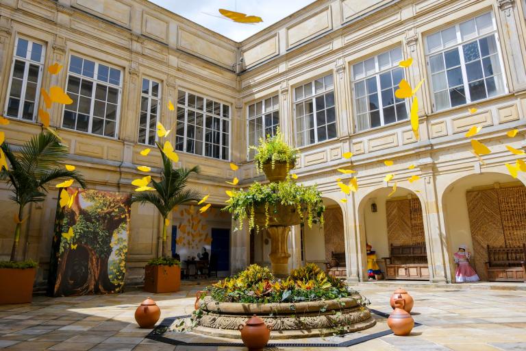 Petro inaugura en el palacio presidencial una exposición sobre Gabriel García Márquez