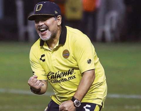 Maradona seguirá como técnico de Dorados de Sinaloa
