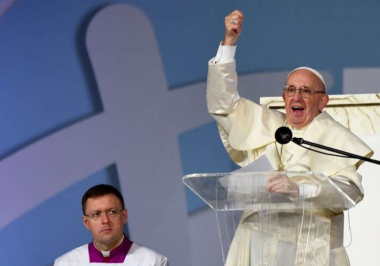El papa Francisco durante una de las misas que ofreció en Panamá, en la JMJ. / AFP