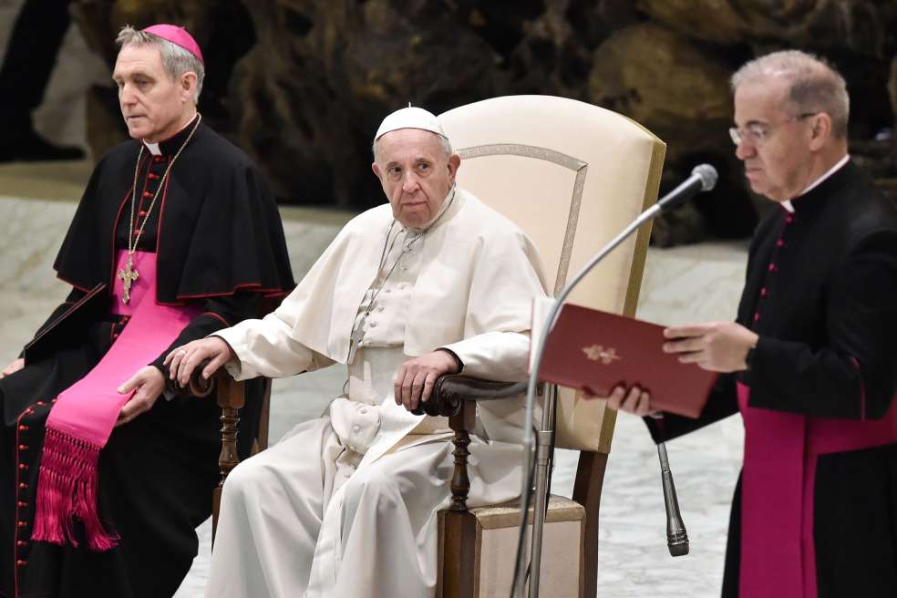 El papa Francisco durante una audiencia en el Vaticano. / AFP