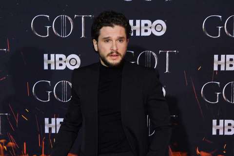 Kit Harington sale del centro de rehabilitación
