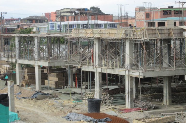 Contratista deja tirada construcción de colegio distrital