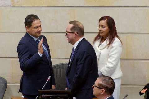 Honorio Henríquez es el presidente de Senado: primera derrota de De la Espriella en Congreso