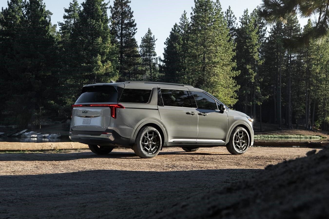 Nueva Kia Carnival híbrida en Colombia.
