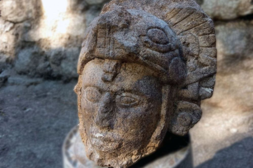 Estatua de guerrero maya de 1.400 años de antigüedad en Chichén Itzá.