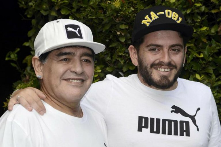 Maradona, Ronaldinho y Roberto Carlos, algunas de las glorias en partido por la paz en Roma