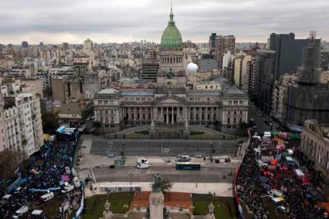 La mitad de las senadoras votaron en contra de la ley del aborto en Argentina