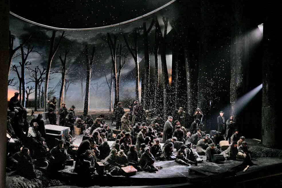 El ambiente oscuro de esta nueva adaptación de la ópera ‘Macbeth’, de Giuseppe Verdi. / Cortesía