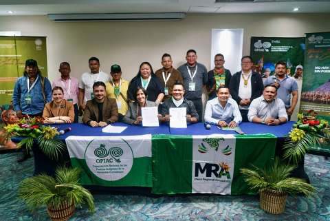 Pueblos indígenas y Minambiente firman pacto para proteger la Amazonia