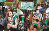 Las mujeres vuelven a las calles para exigir aborto libre y acompañado