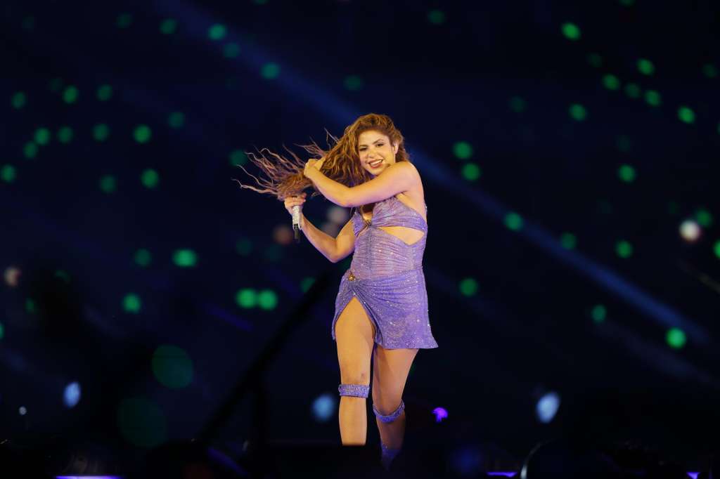 MEX1999. GUADALAJARA (MÉXICO), 08/09/2025.- La cantante colombiana Shakira se presenta en un concierto de su gira 'Las Mujeres Ya No Lloran World Tour' este domingo, en Guadalajara (México). EFE/ Francisco Guasco
