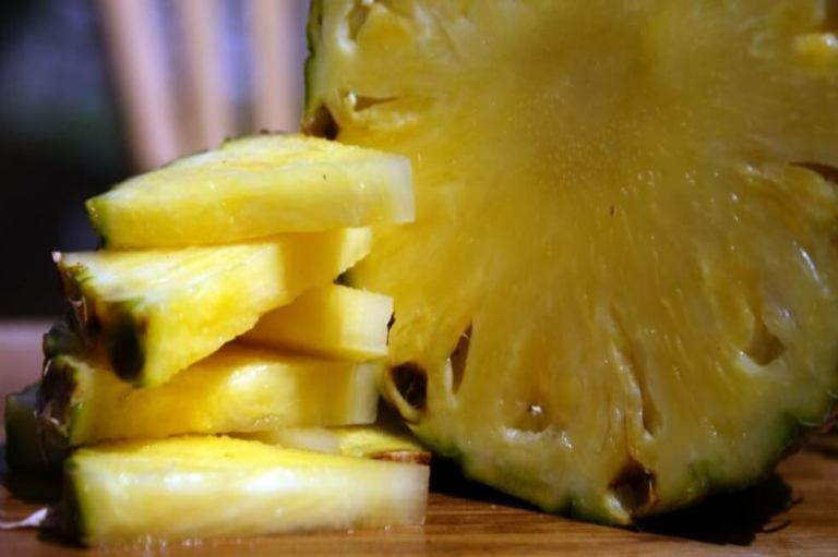 Científicos revelan las propiedades analgésicas que tendría la piña