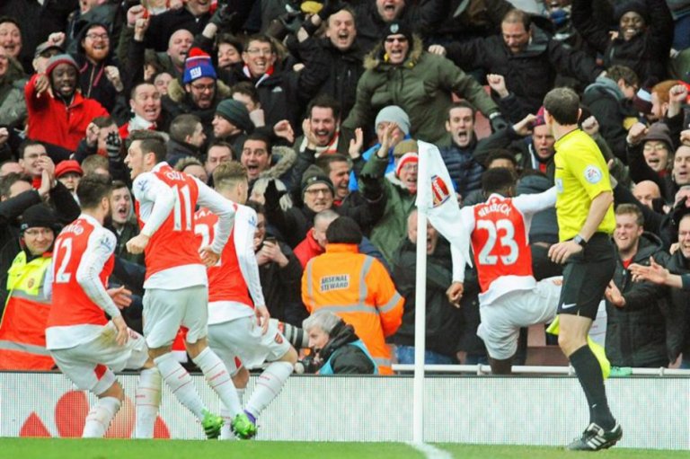 Arsenal venció a Leicester y continúa en la pelea por la Premier