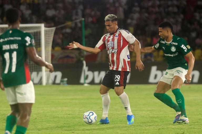 Junior dejó escapar la victoria contra Palmeiras en una noche estelar de Jhon Arias