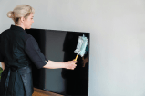 ¿Cómo limpiar la pantalla del televisor? Guía sencilla para dejarla impecable