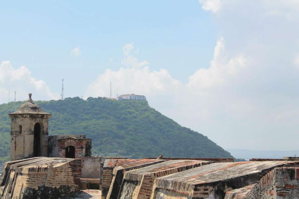 Al fondo, el cerro de La Popa. / Pilar Cuartas.