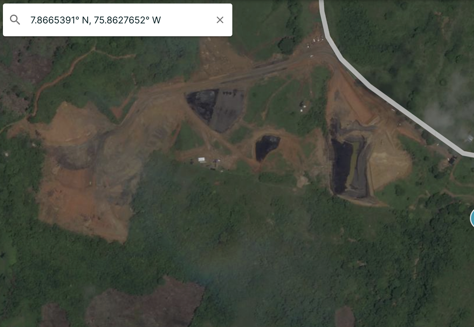 Imágenes satelitales de la mina La Estrella de Carbomas, región de Puerto Libertador, en mayo de 2022.