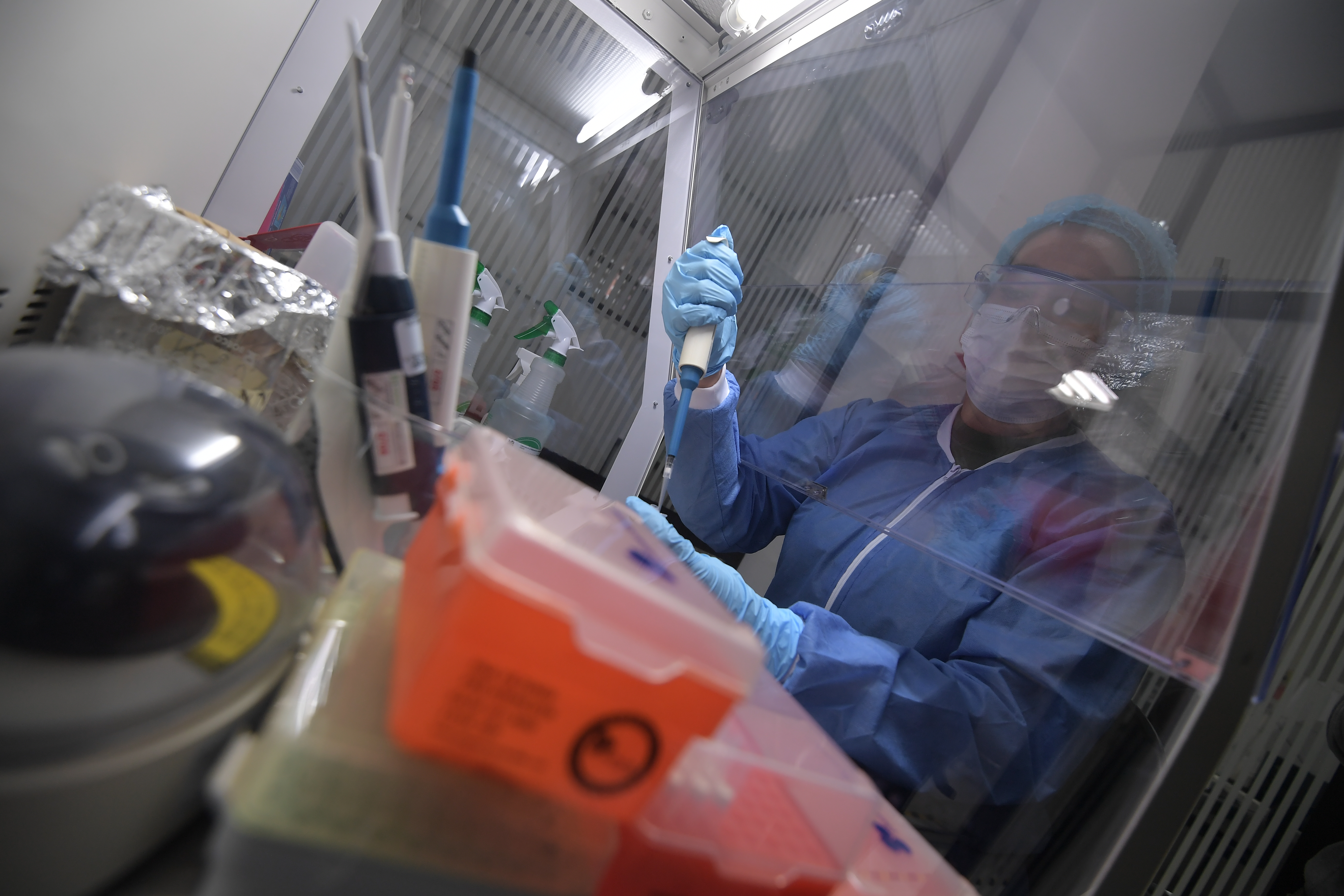 Instalaciones del laboratorio de Referencia e Investigación del Ejército Nacional tendrá la capacidad de practicar 200 pruebas diarias de COVID-19 a usuarios del Subsistema de Salud de las Fuerzas Militares.