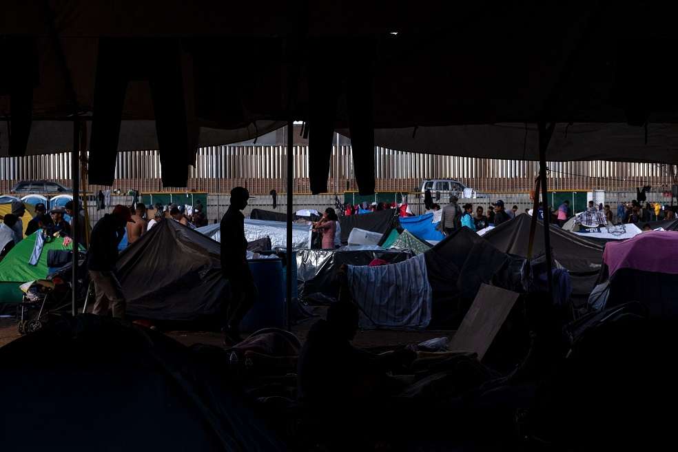 Campamento de migrantes centroamericanos en la ciudad de Tijuana, México. / AFP