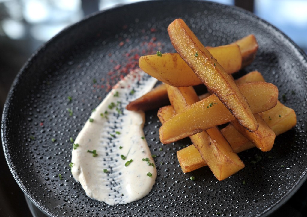Arracachas fritas con ají de suero