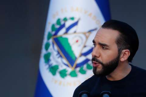 Bukele prometió no postularse para un tercer mandato, según la revista TIME